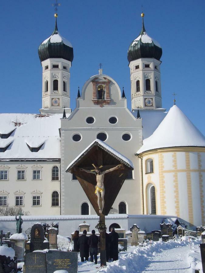 Kloster Benediktbeuern - Gaestehaus Der Salesianer Don Bosco Екстер'єр фото